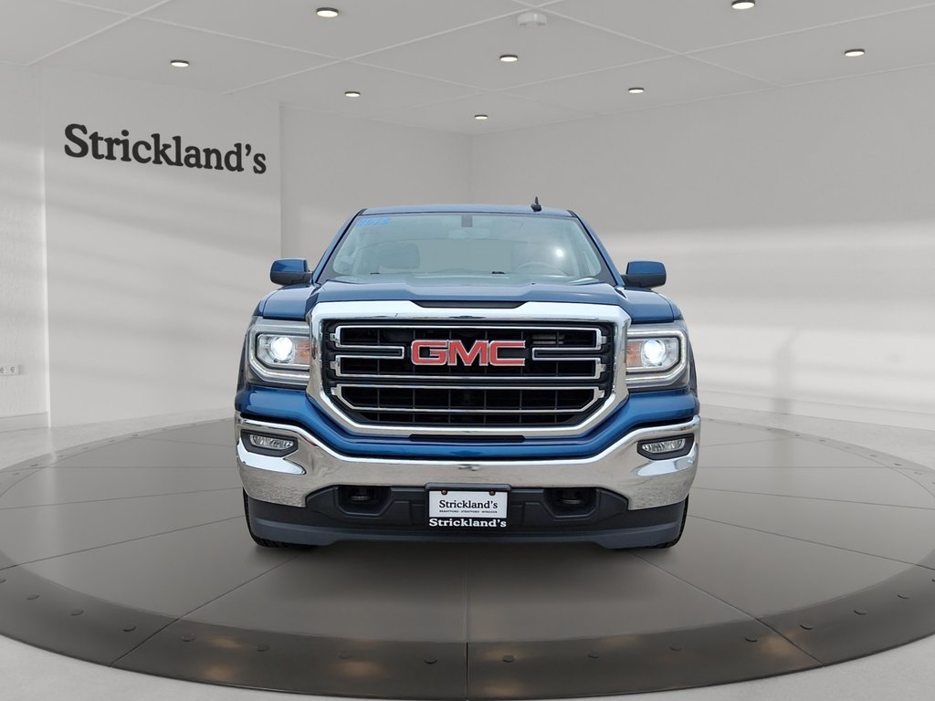 2018 GMC Sierra 1500 Crew 4x4 Base / Short Box in Stratford, Ontario - 2 - w1024h768px