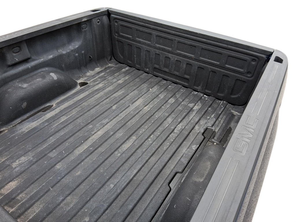 2018 GMC Sierra 1500 Crew 4x4 Base / Short Box in Stratford, Ontario - 17 - w1024h768px