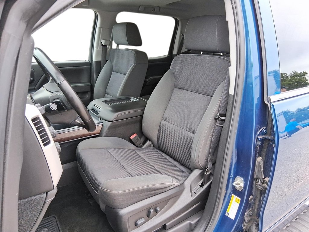 2018 GMC Sierra 1500 Crew 4x4 Base / Short Box in Stratford, Ontario - 7 - w1024h768px