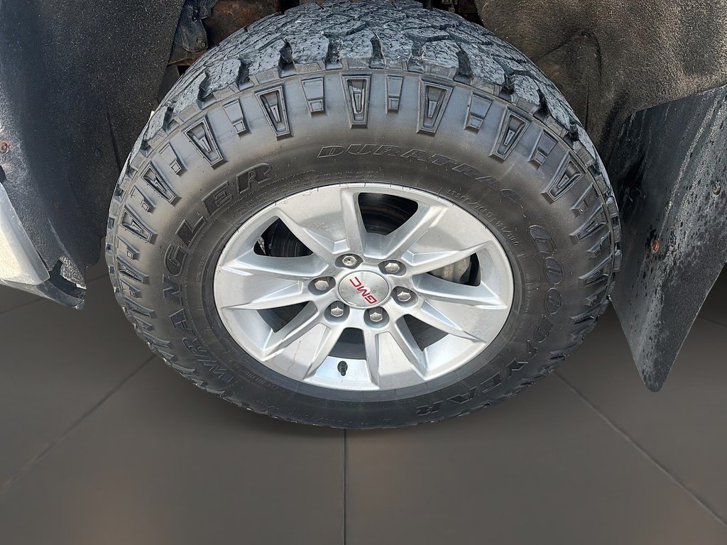 2020 GMC Sierra 1500 Double Cab 4x4 Base Standard Box in Stratford, Ontario - 7 - w1024h768px