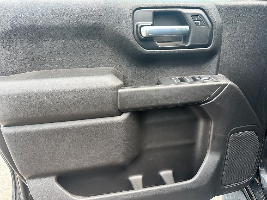 2021 GMC Sierra 1500 Crew Cab 4x4 Base Short Box in Stratford, Ontario - 9 - w1024h768px