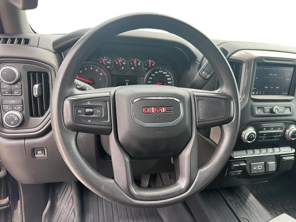 2021 GMC Sierra 1500 Crew Cab 4x4 Base Short Box in Stratford, Ontario - 10 - w1024h768px