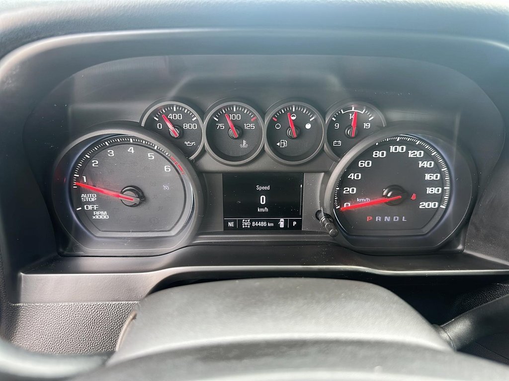 2021 GMC Sierra 1500 Crew Cab 4x4 Base Short Box in Stratford, Ontario - 12 - w1024h768px
