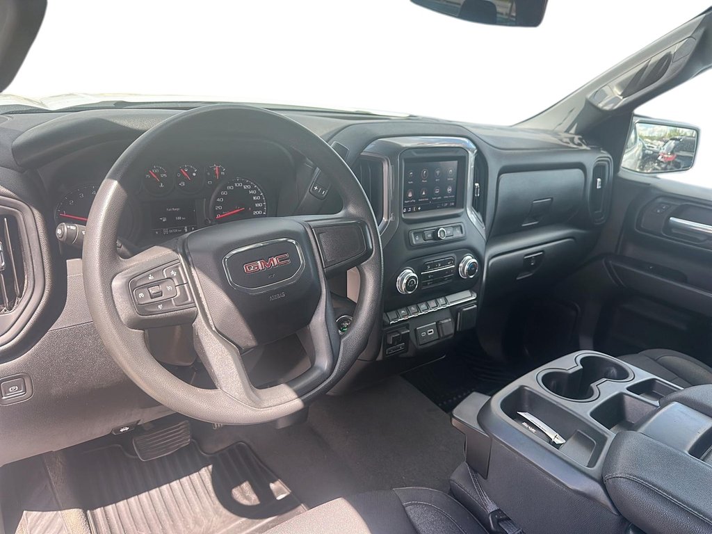 2023 GMC Sierra 1500 Crew Cab 4x4 PRO Standard Box in Stratford, Ontario - 8 - w1024h768px