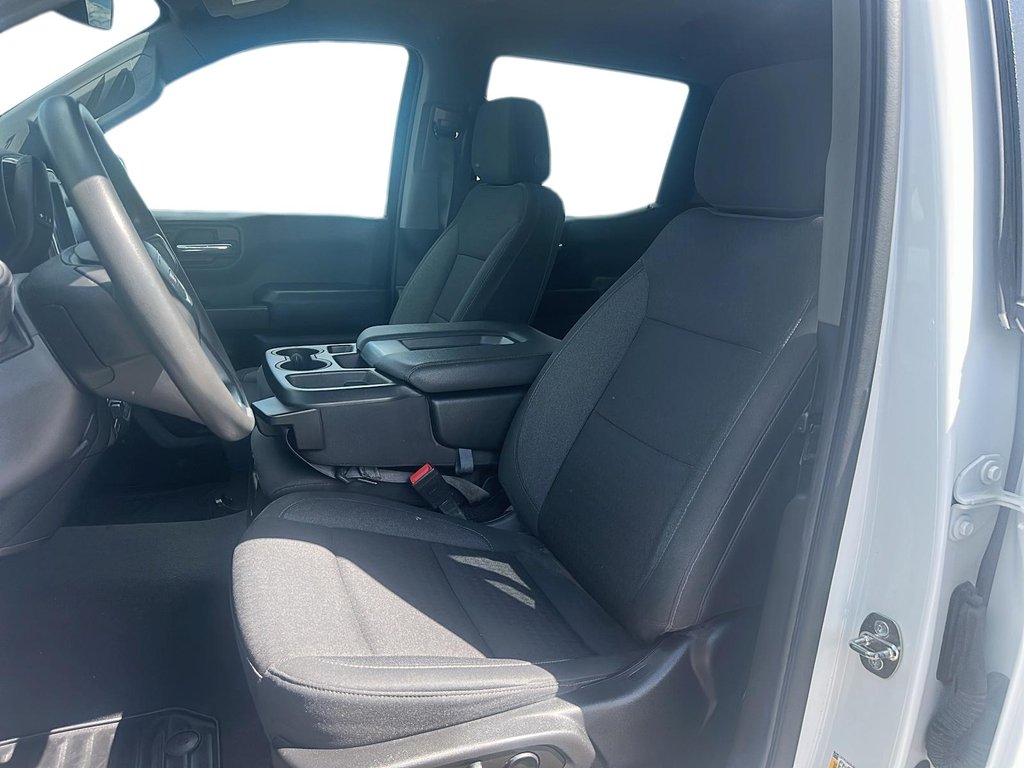 2023 GMC Sierra 1500 Crew Cab 4x4 PRO Standard Box in Stratford, Ontario - 7 - w1024h768px