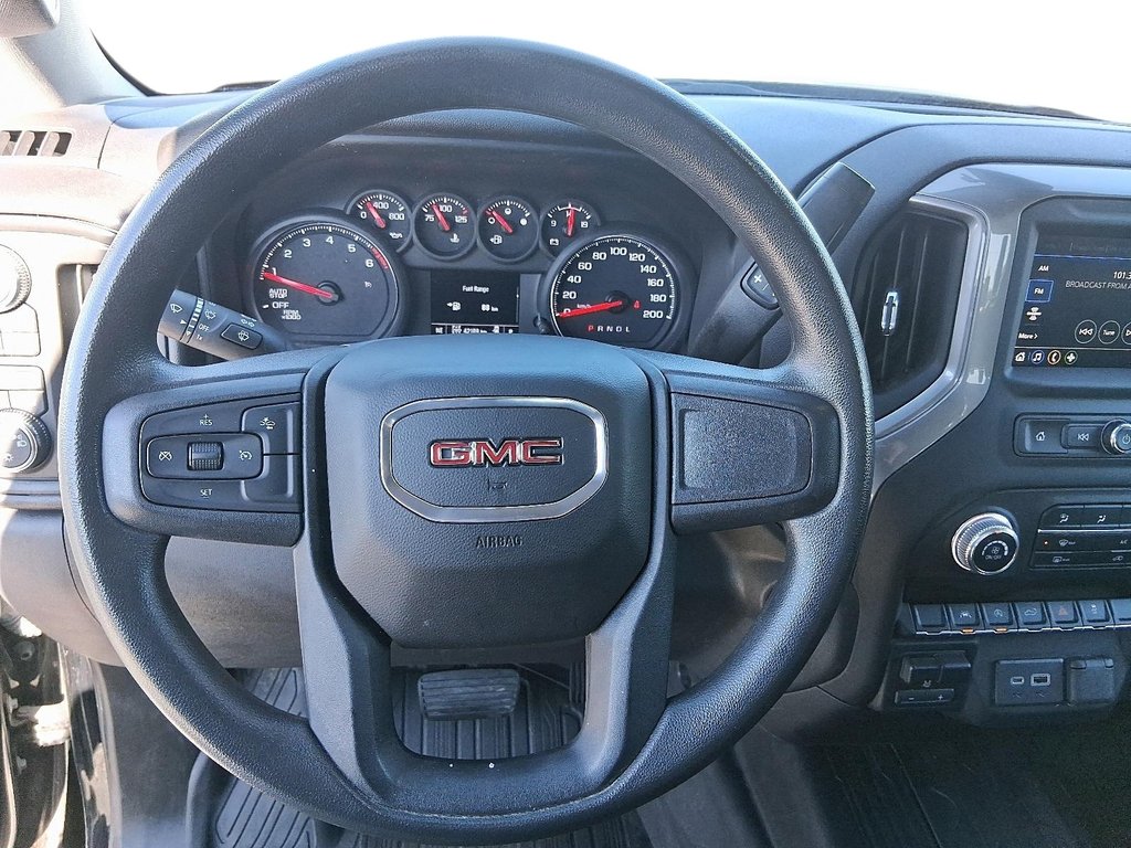 2023 GMC Sierra 1500 Crew Cab 4x4 PRO Standard Box in Stratford, Ontario - 12 - w1024h768px