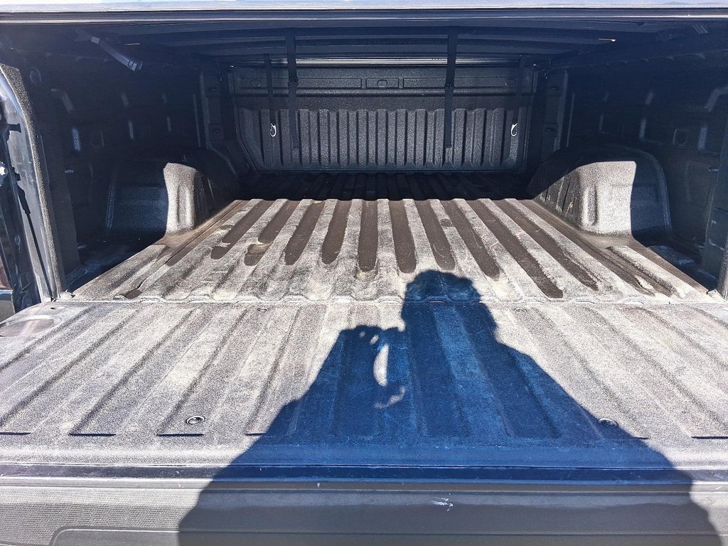 2023 GMC Sierra 1500 Crew Cab 4x4 PRO Standard Box in Stratford, Ontario - 18 - w1024h768px