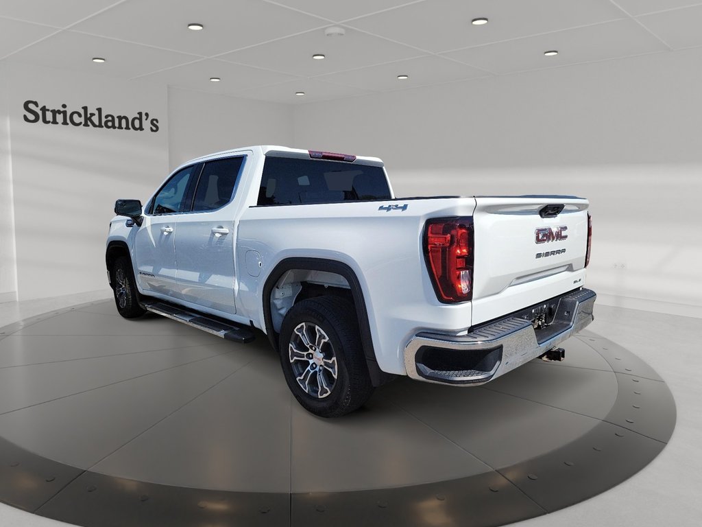 2024 GMC Sierra 1500 Crew Cab Short Box 4-Wheel Drive SLE in Stratford, Ontario - 4 - w1024h768px