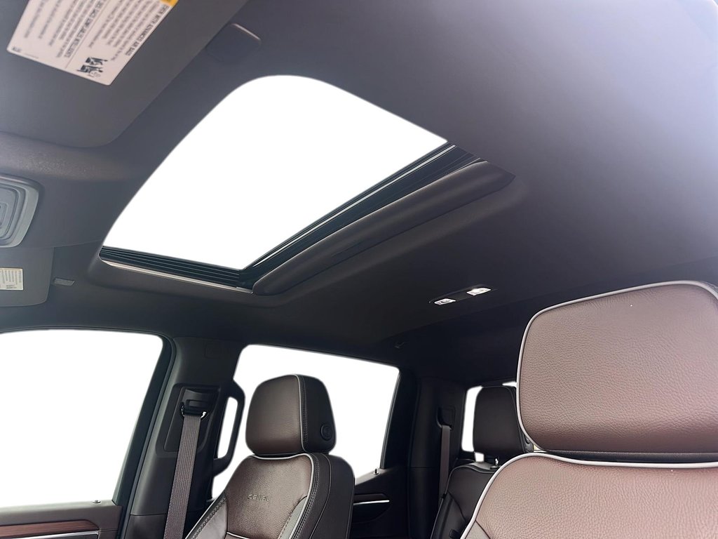 2025 GMC Sierra 1500 Crew Cab Short Box 4-Wheel Drive Denali in Stratford, Ontario - 17 - w1024h768px