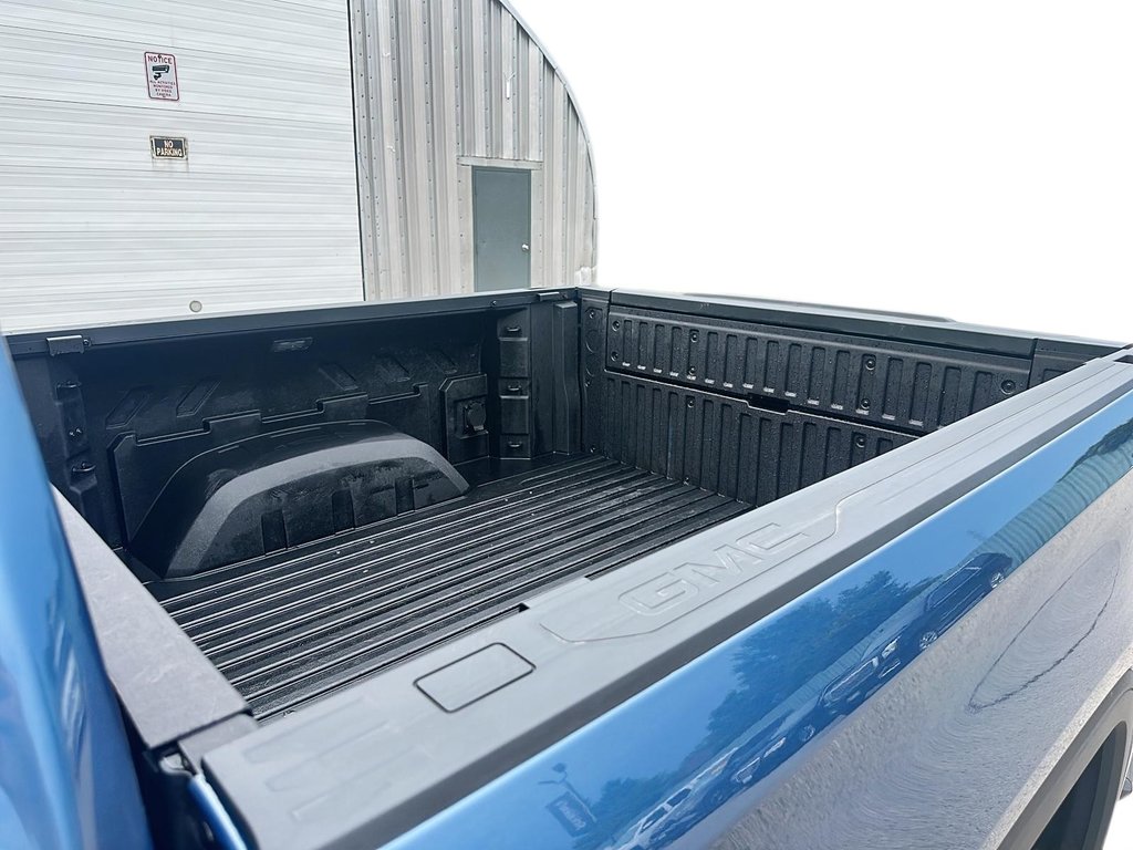 2025 GMC Sierra 1500 Crew Cab Short Box 4-Wheel Drive Denali in Stratford, Ontario - 16 - w1024h768px