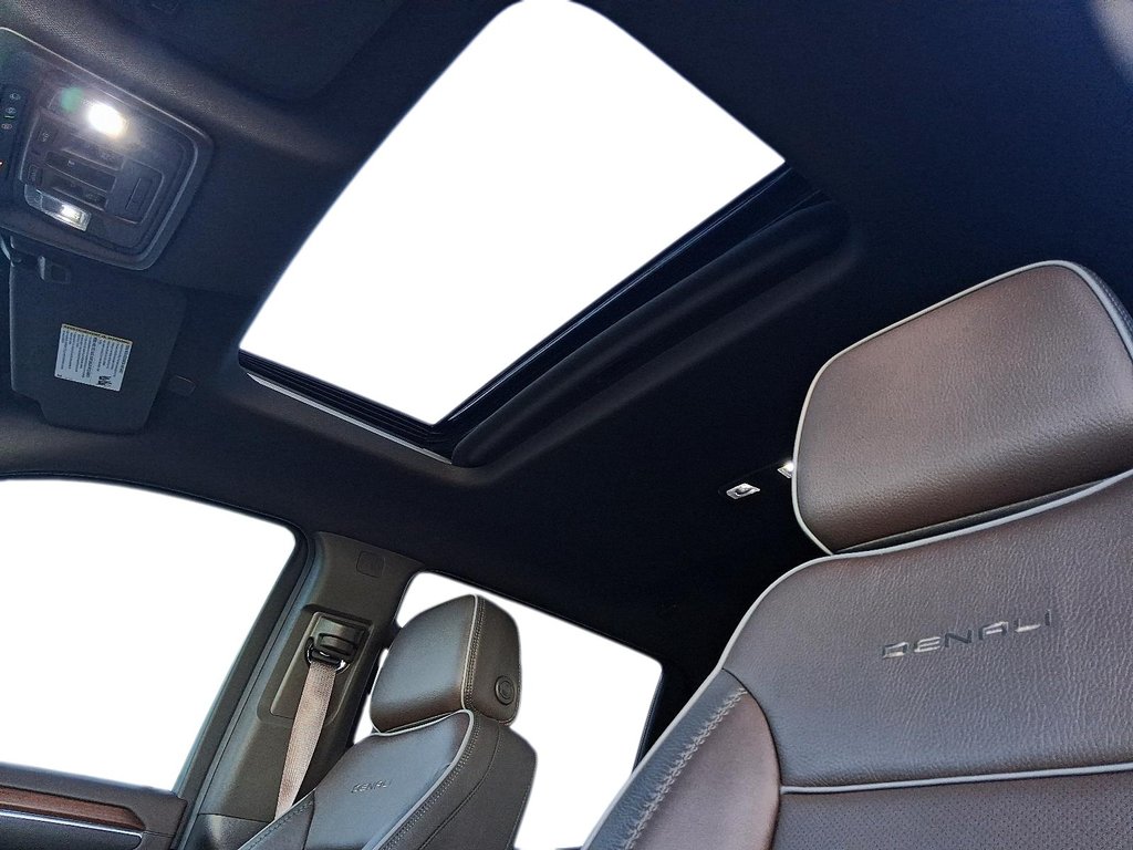 2025 GMC Sierra 1500 Crew Cab Short Box 4-Wheel Drive Denali in Stratford, Ontario - 19 - w1024h768px