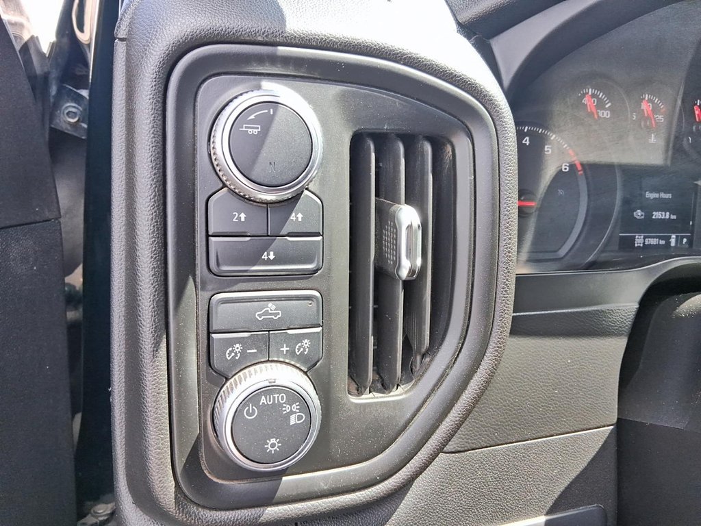 2020 GMC Sierra 3500 New Crew 4x4 Base / Standard Box in Stratford, Ontario - 19 - w1024h768px