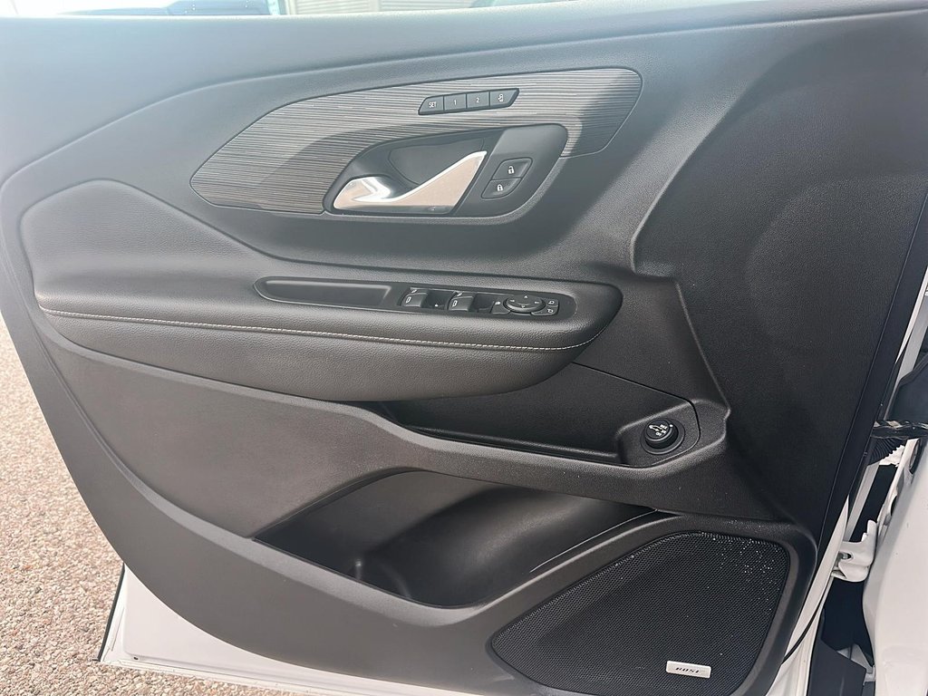 2022 GMC Terrain SLT AWD in Stratford, Ontario - 9 - w1024h768px