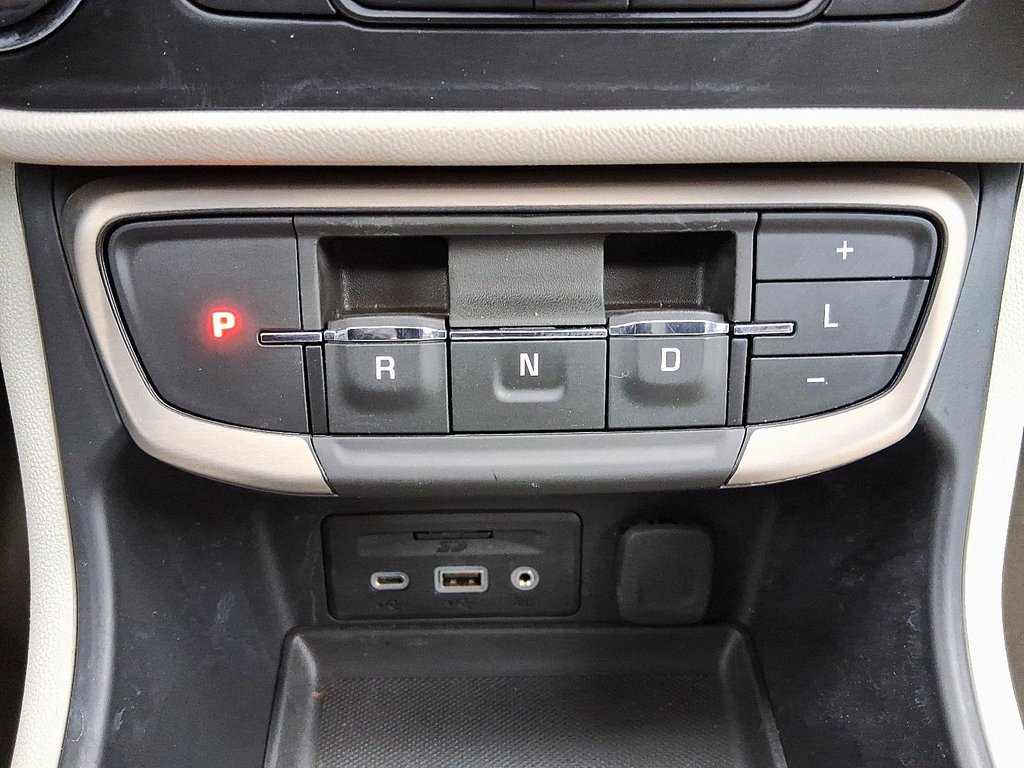 2022 GMC Terrain Denali AWD in Stratford, Ontario - 16 - w1024h768px