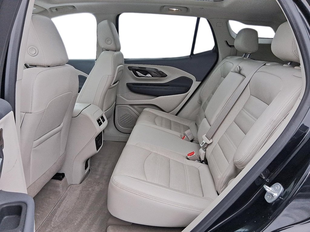 2022 GMC Terrain Denali AWD in Stratford, Ontario - 9 - w1024h768px