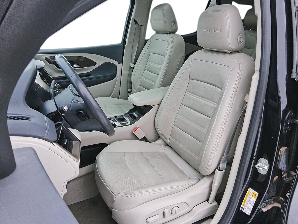 2022 GMC Terrain Denali AWD in Stratford, Ontario - 8 - w1024h768px