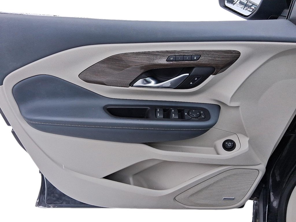 2022 GMC Terrain Denali AWD in Stratford, Ontario - 11 - w1024h768px