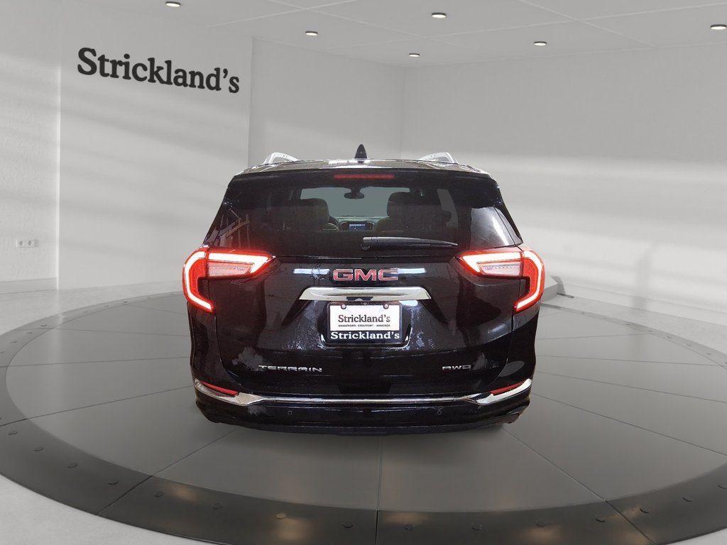 2022 GMC Terrain Denali AWD in Stratford, Ontario - 3 - w1024h768px