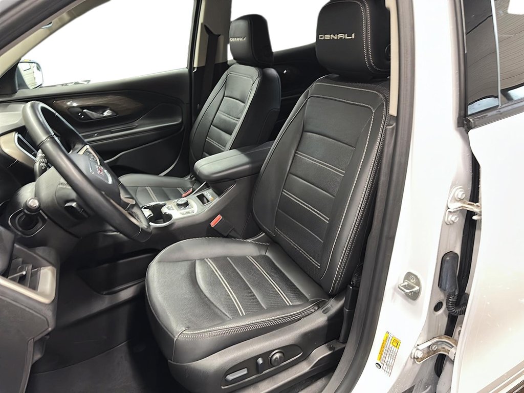 2023 GMC Terrain Denali AWD in Stratford, Ontario - 8 - w1024h768px