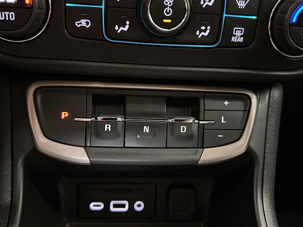 2023 GMC Terrain Denali AWD in Stratford, Ontario - 14 - w1024h768px