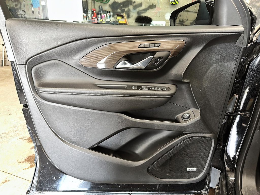 2023 GMC Terrain Denali AWD in Stratford, Ontario - 10 - w1024h768px