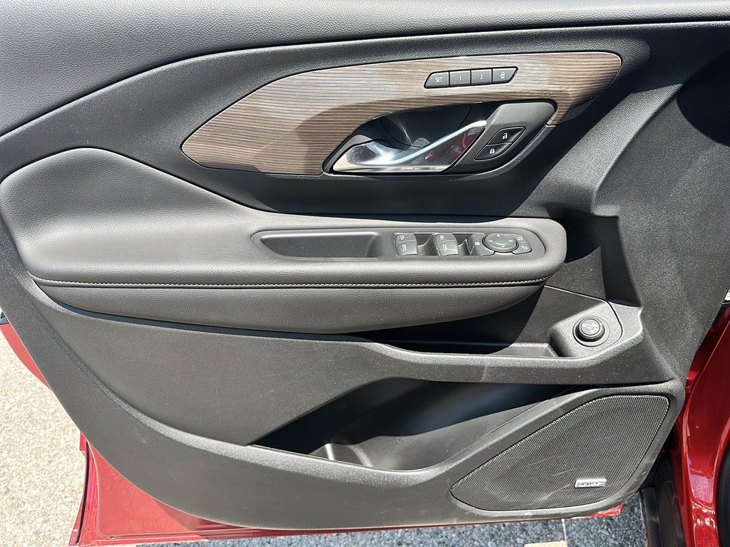 2023 GMC Terrain Denali AWD in Stratford, Ontario - 10 - w1024h768px