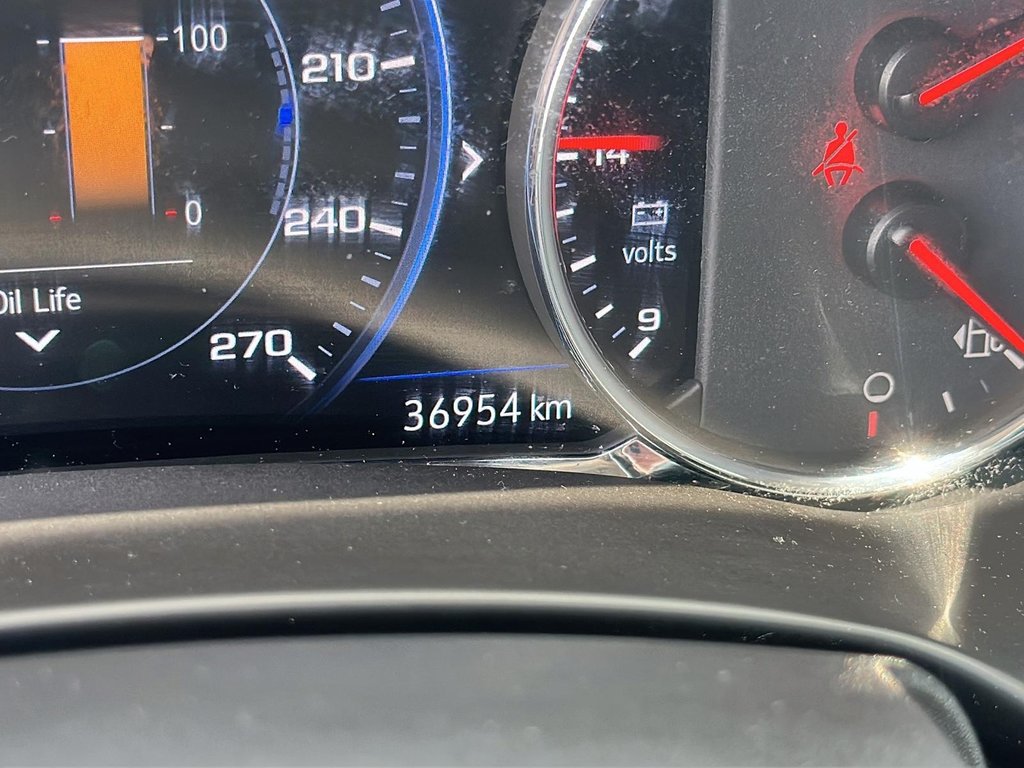 2023 GMC Terrain Denali AWD in Stratford, Ontario - 12 - w1024h768px