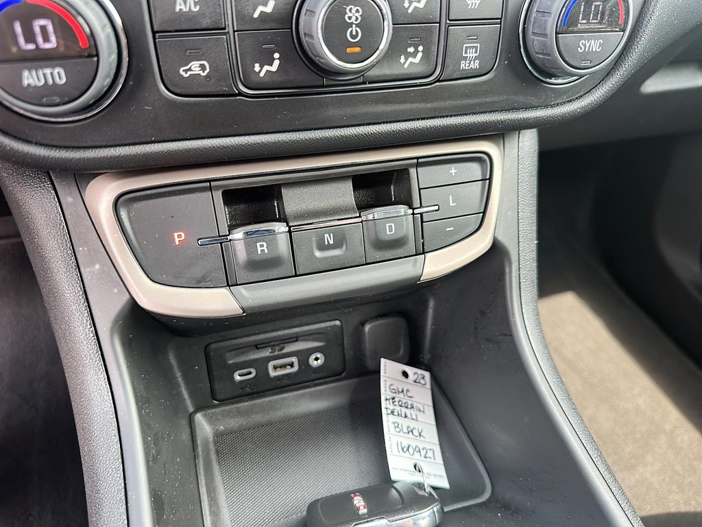 2023 GMC Terrain Denali AWD in Stratford, Ontario - 14 - w1024h768px