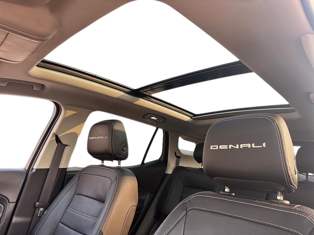 2023 GMC Terrain Denali AWD in Stratford, Ontario - 16 - w1024h768px