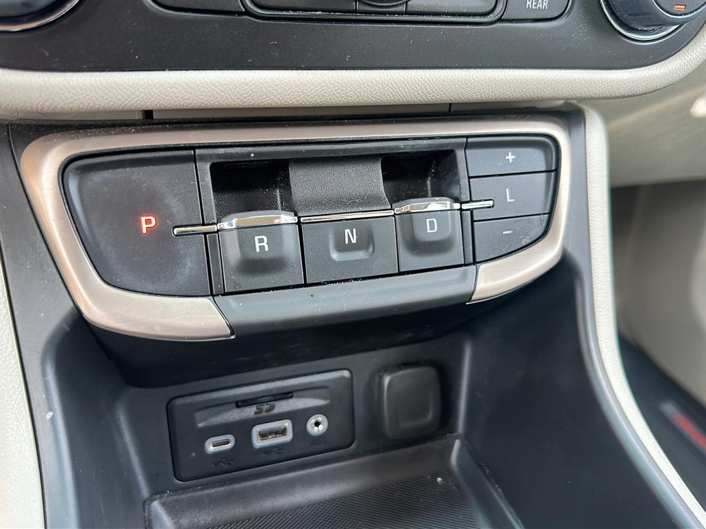 2023 GMC Terrain Denali AWD in Stratford, Ontario - 15 - w1024h768px