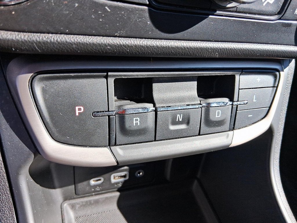 2023 GMC Terrain Denali AWD in Stratford, Ontario - 14 - w1024h768px