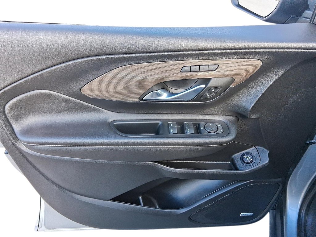 2023 GMC Terrain Denali AWD in Stratford, Ontario - 11 - w1024h768px