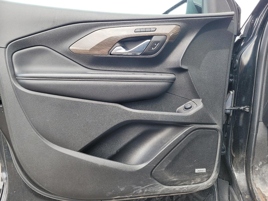2023 GMC Terrain Denali AWD in Stratford, Ontario - 10 - w1024h768px