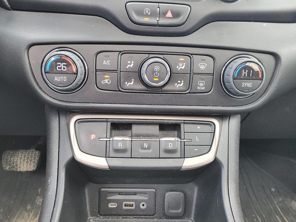 2023 GMC Terrain Denali AWD in Stratford, Ontario - 14 - w1024h768px