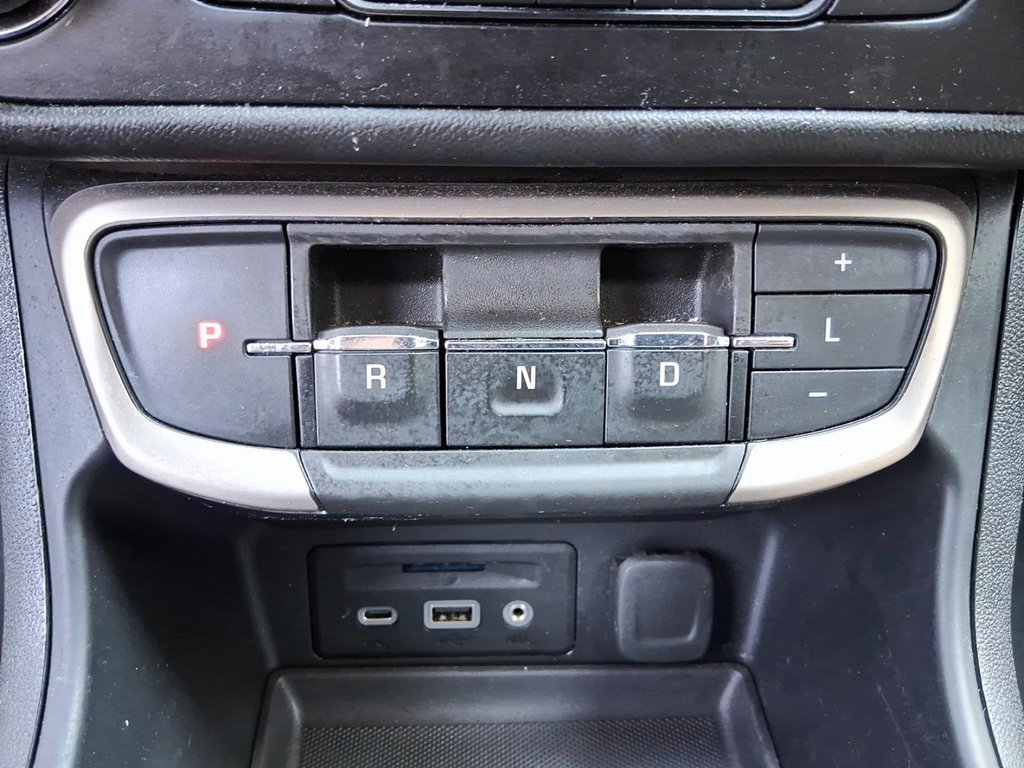 2023 GMC Terrain Denali AWD in Stratford, Ontario - 16 - w1024h768px