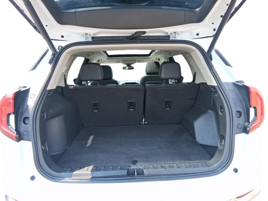 2023 GMC Terrain Denali AWD in Stratford, Ontario - 6 - w1024h768px
