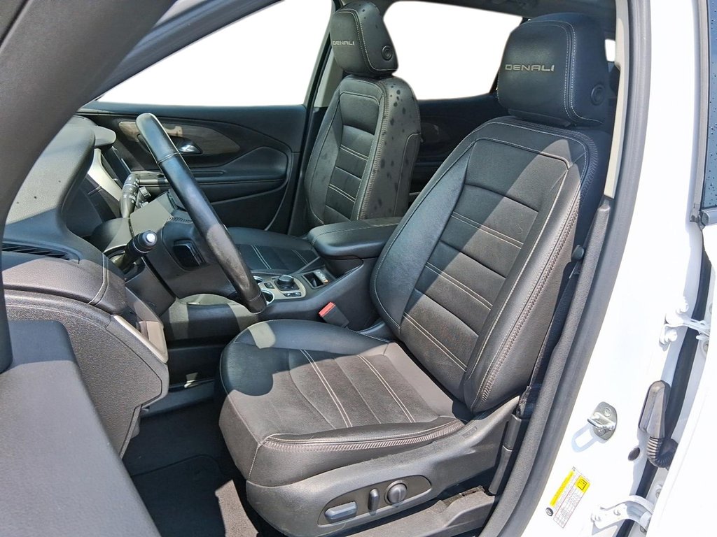 2023 GMC Terrain Denali AWD in Stratford, Ontario - 8 - w1024h768px