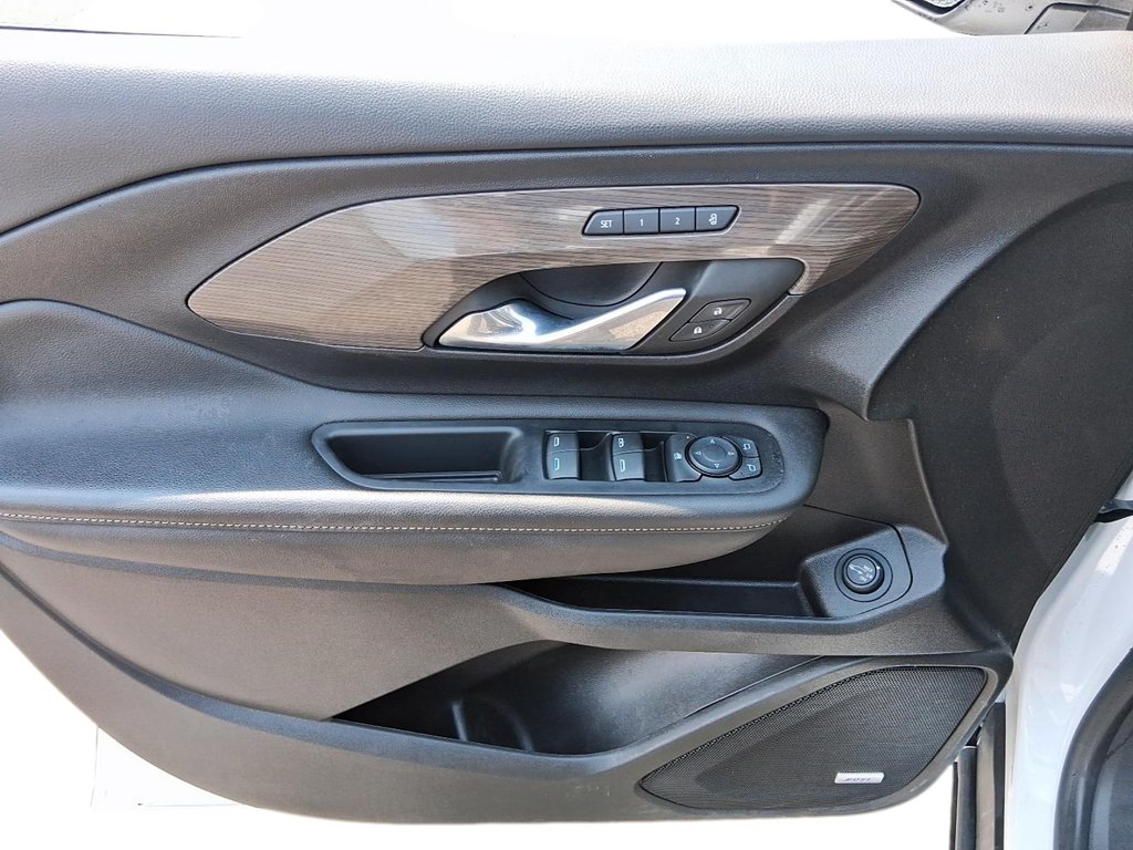 2023 GMC Terrain Denali AWD in Stratford, Ontario - 11 - w1024h768px