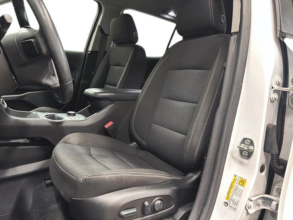 2024 GMC Terrain FWD SLE in Stratford, Ontario - 7 - w1024h768px