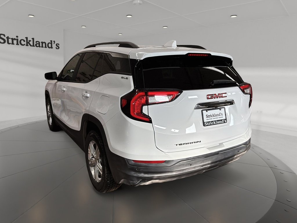 2024 GMC Terrain FWD SLE in Stratford, Ontario - 3 - w1024h768px