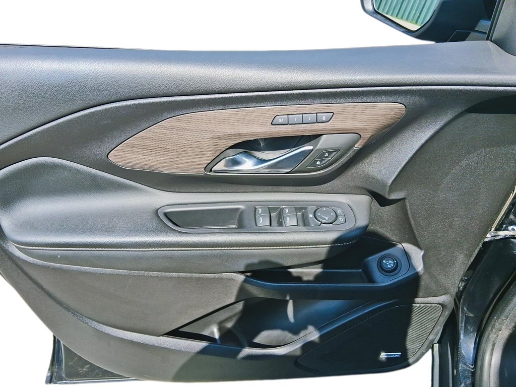 2024 GMC Terrain AWD Denali in Stratford, Ontario - 11 - w1024h768px