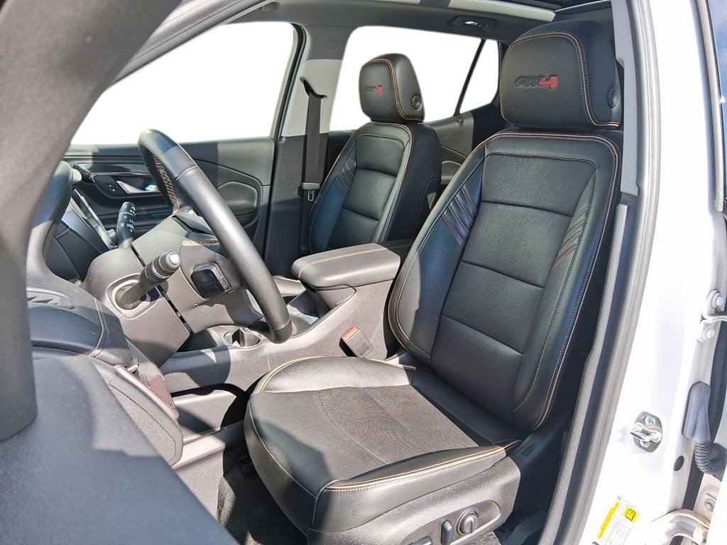 2024 GMC Terrain AWD AT4 in Stratford, Ontario - 8 - w1024h768px