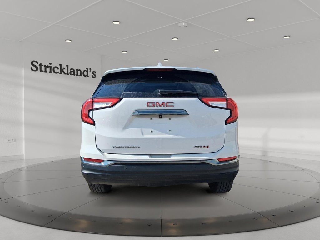 2024 GMC Terrain AWD AT4 in Stratford, Ontario - 3 - w1024h768px
