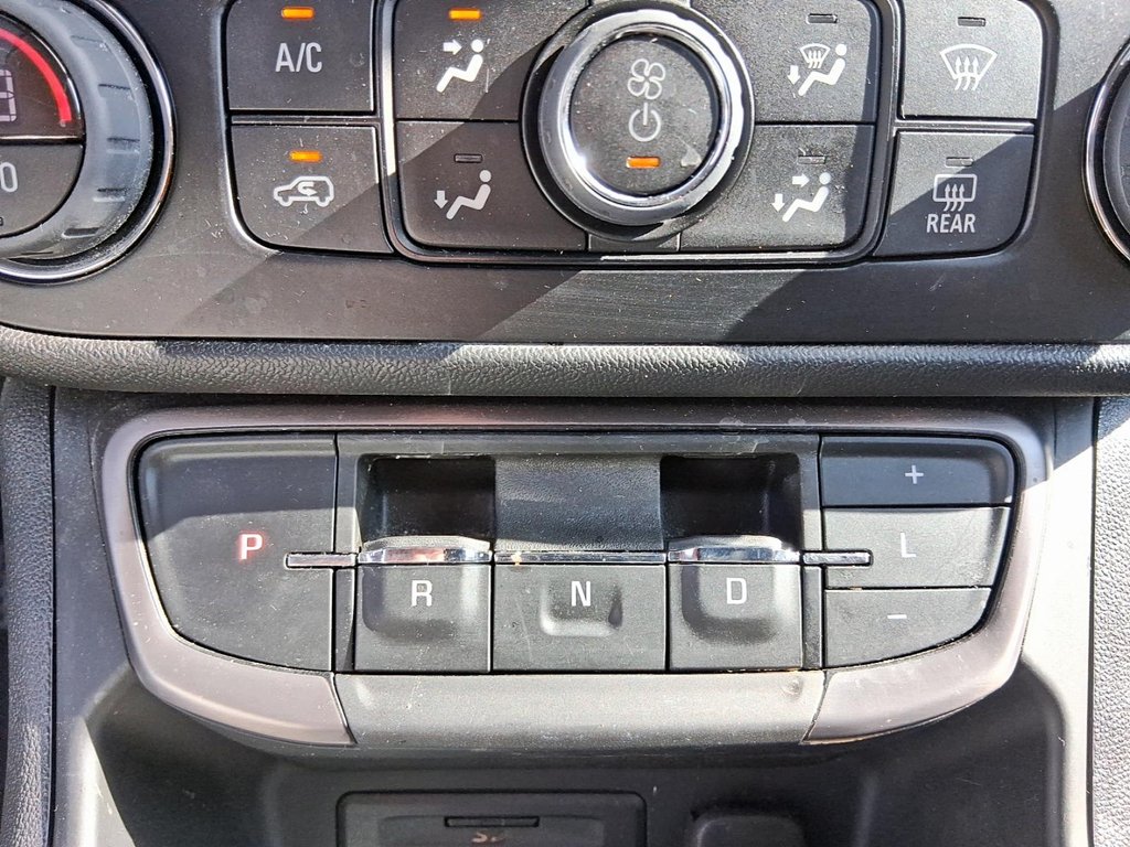 2024 GMC Terrain AWD AT4 in Stratford, Ontario - 16 - w1024h768px