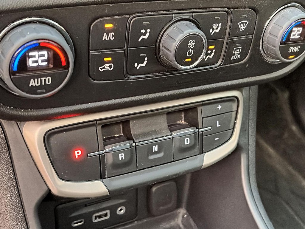 2024 GMC Terrain AWD Denali in Stratford, Ontario - 14 - w1024h768px