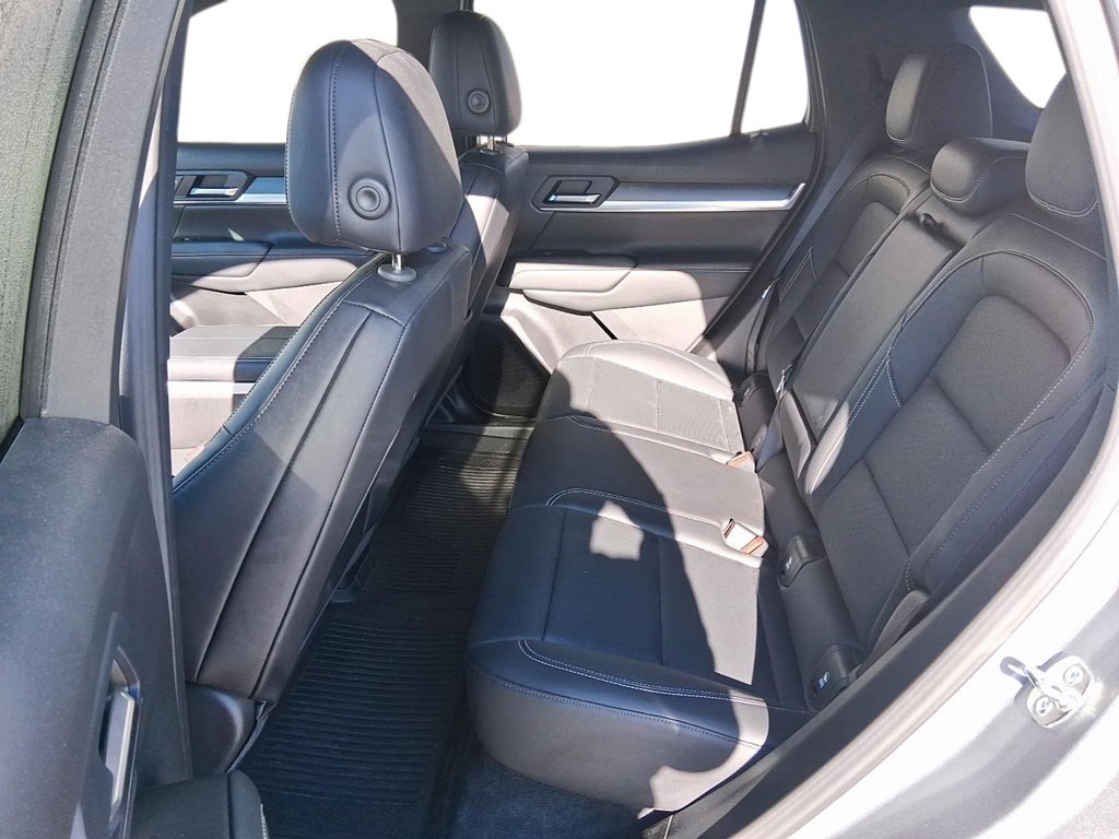 2025 GMC Terrain AWD Elevation in Stratford, Ontario - 9 - w1024h768px