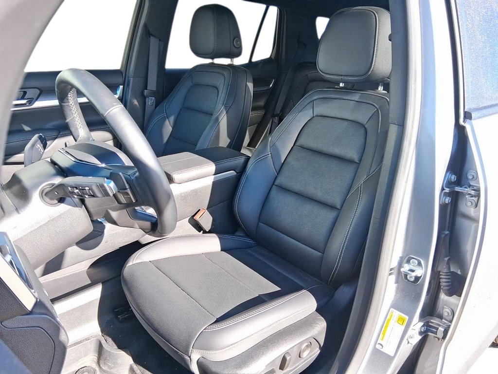 2025 GMC Terrain AWD Elevation in Stratford, Ontario - 8 - w1024h768px