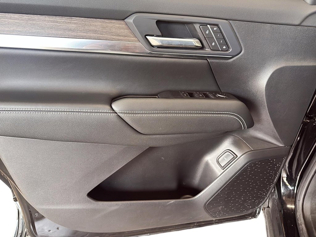 2026 GMC Terrain AWD Denali in Stratford, Ontario - 10 - w1024h768px