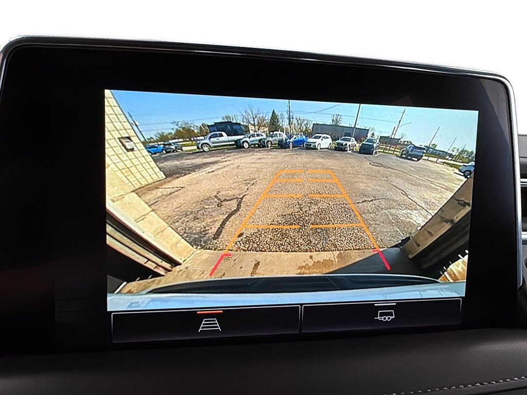 2024 GMC Yukon XL 4WD 4dr SLE in Stratford, Ontario - 14 - w1024h768px