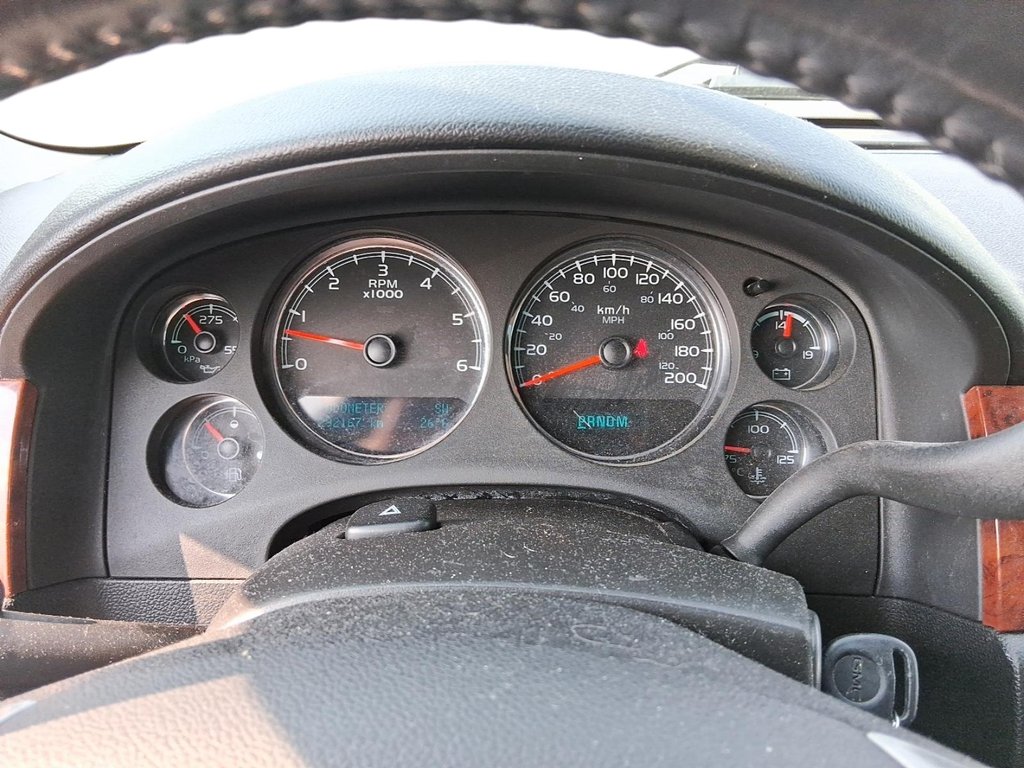2014 GMC Yukon SLT 4WD in Stratford, Ontario - 14 - w1024h768px